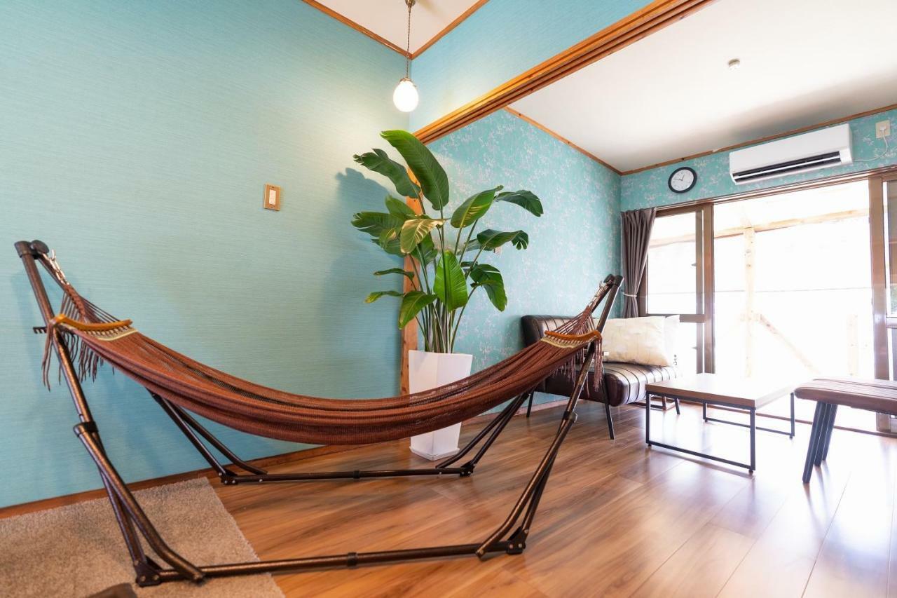 沖縄古民家お宿ななつぼし Okinawa Traditional House Nanatsuboshi Naha Exteriör bild